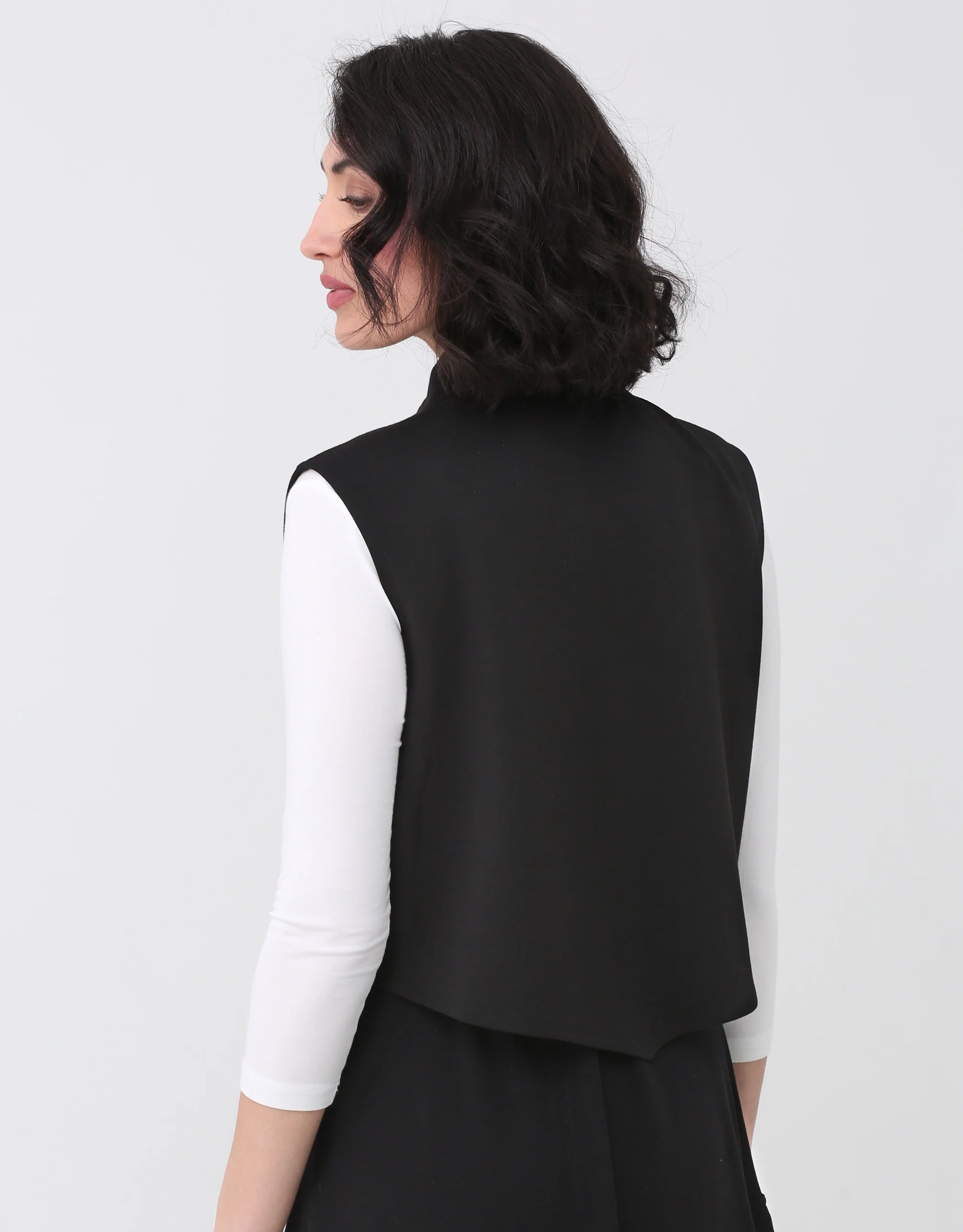 SuperSoft Sleeveless Cropped Button Vest with Collar and Pocket Black - Image 3